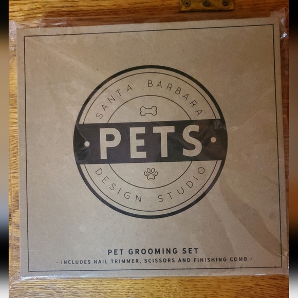 Santa Barbara Design Studio Pet Grooming Set & 2 Mud Pie Waste Bag Pouch… - Picture 2 of 7